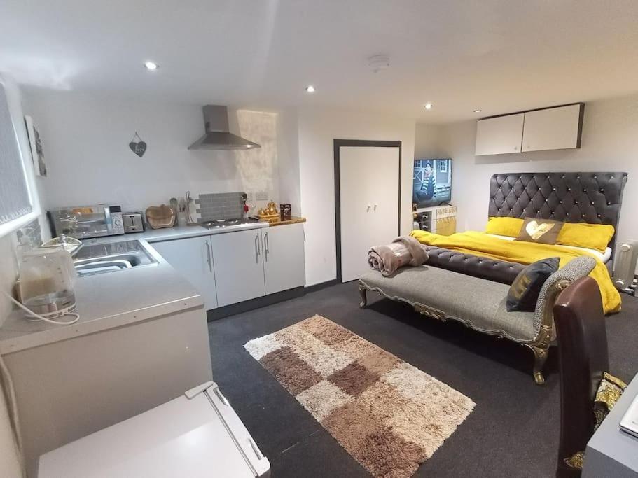 利兹A Cosy Deluxe Size Studio With Queen Size And Sofa Bed公寓 外观 照片