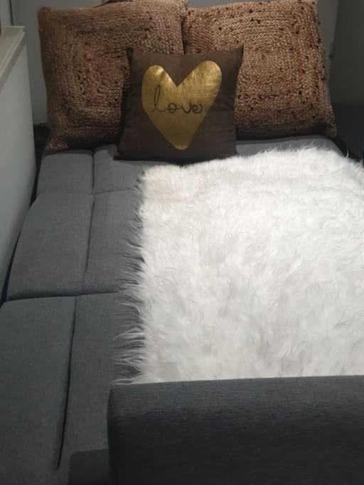 利兹A Cosy Deluxe Size Studio With Queen Size And Sofa Bed公寓 外观 照片