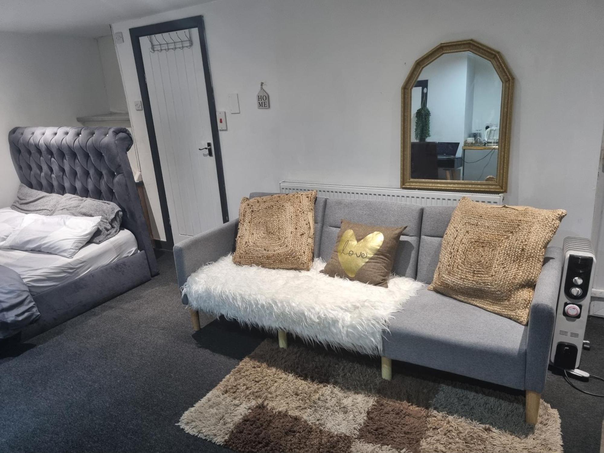 利兹A Cosy Deluxe Size Studio With Queen Size And Sofa Bed公寓 外观 照片