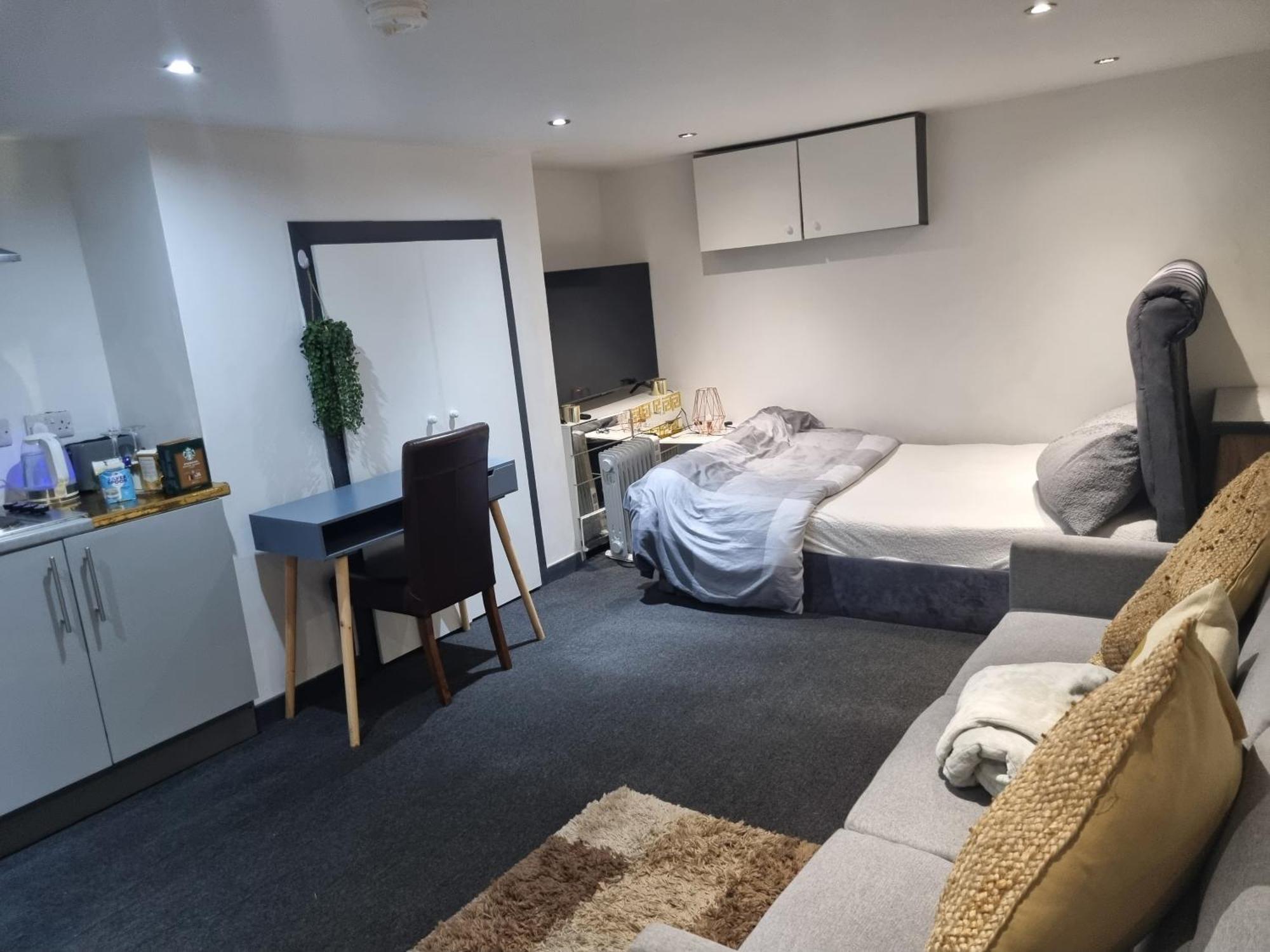 利兹A Cosy Deluxe Size Studio With Queen Size And Sofa Bed公寓 外观 照片